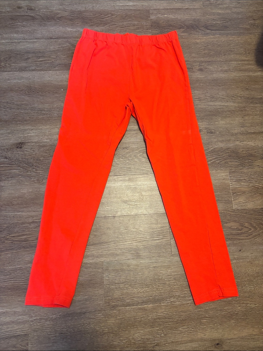 women’s red leggings